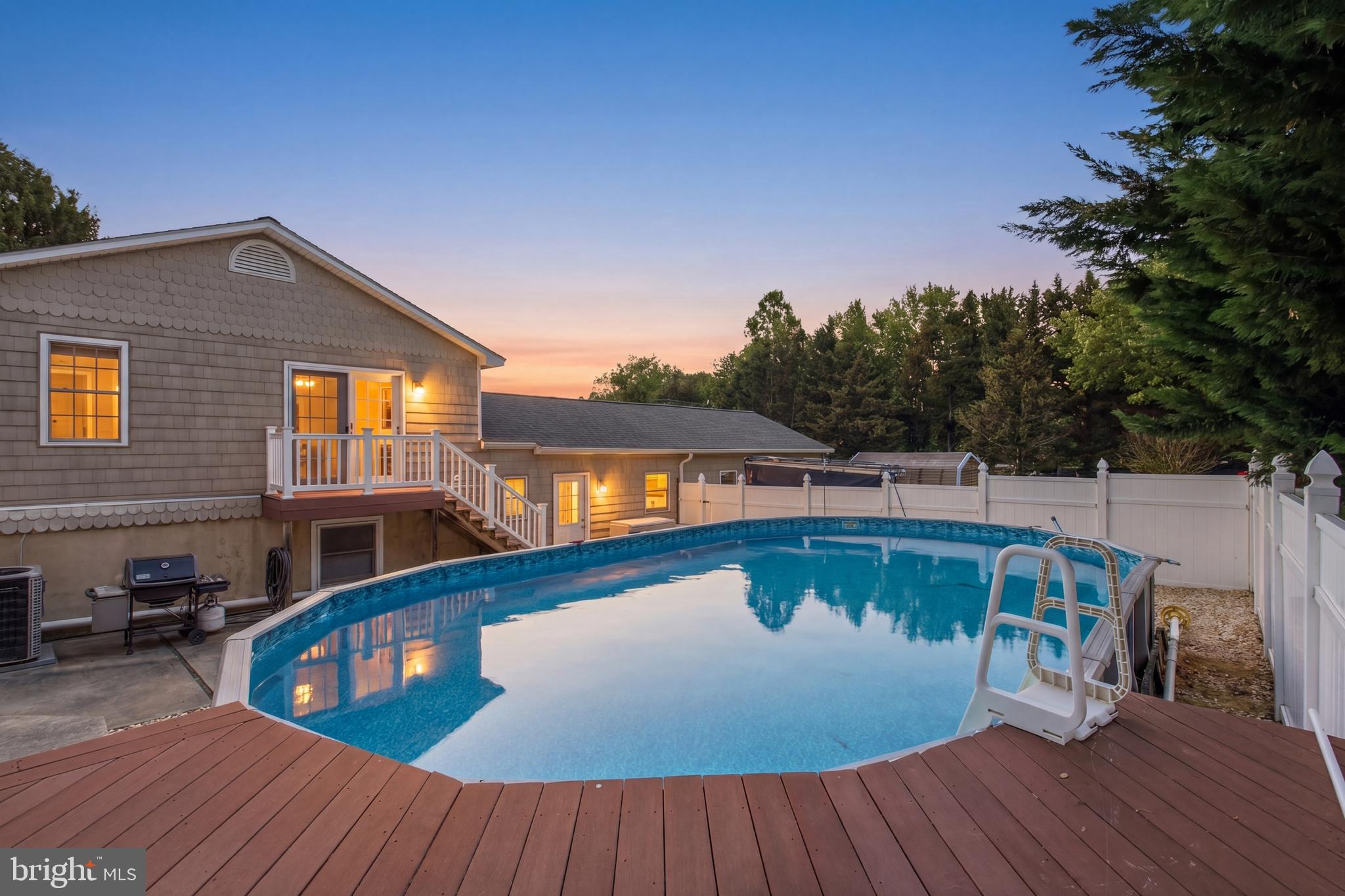 WOODCREST SHORES - Residential