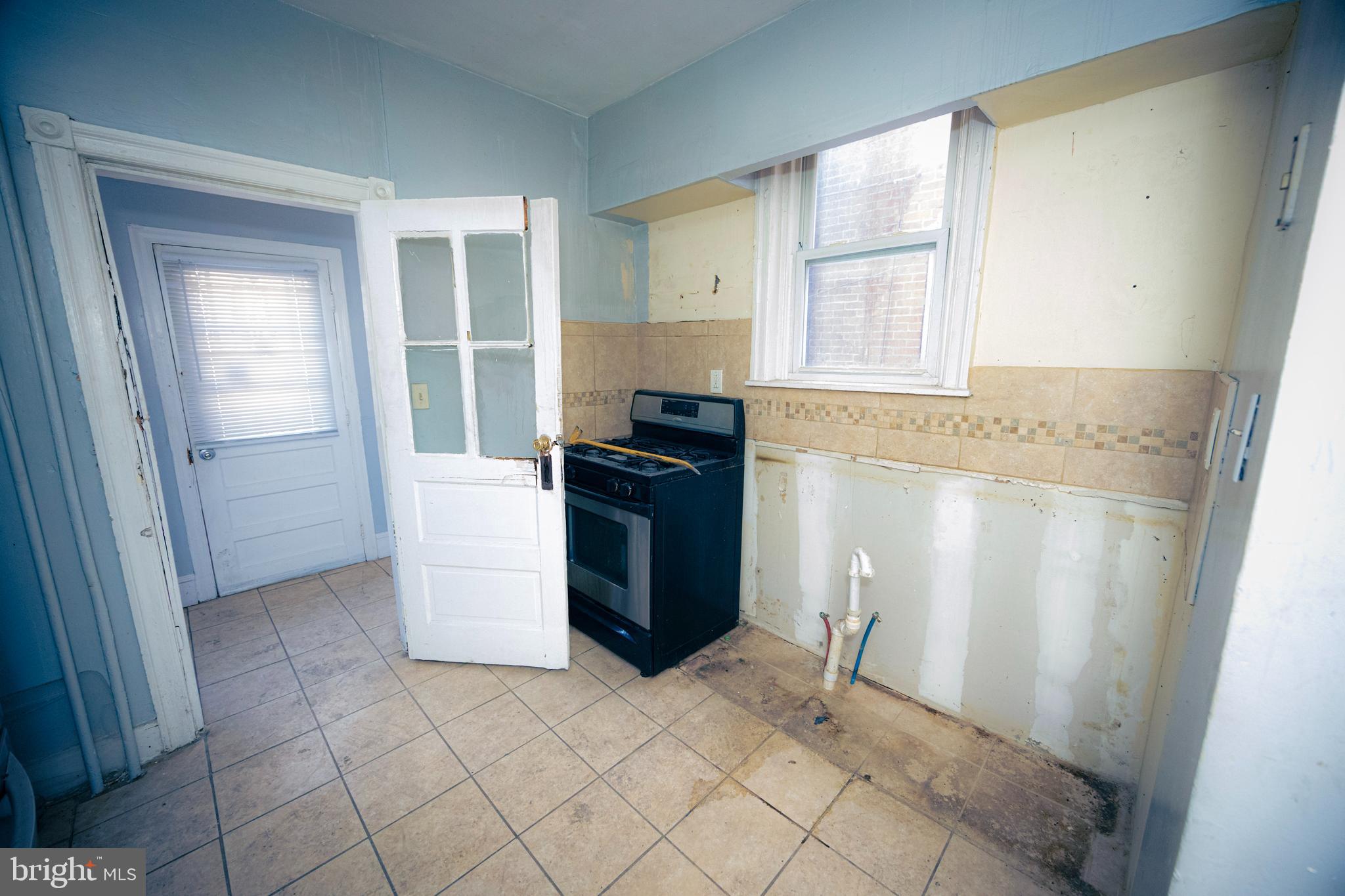 PHILADELPHIA (SOUTHWEST) - Residential