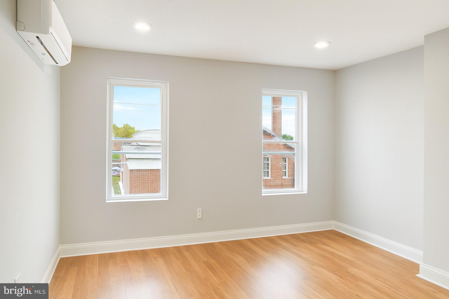 PHILADELPHIA (NORTHEAST) - Residential