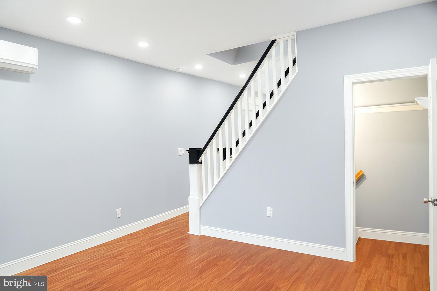 PHILADELPHIA (NORTHEAST) - Residential