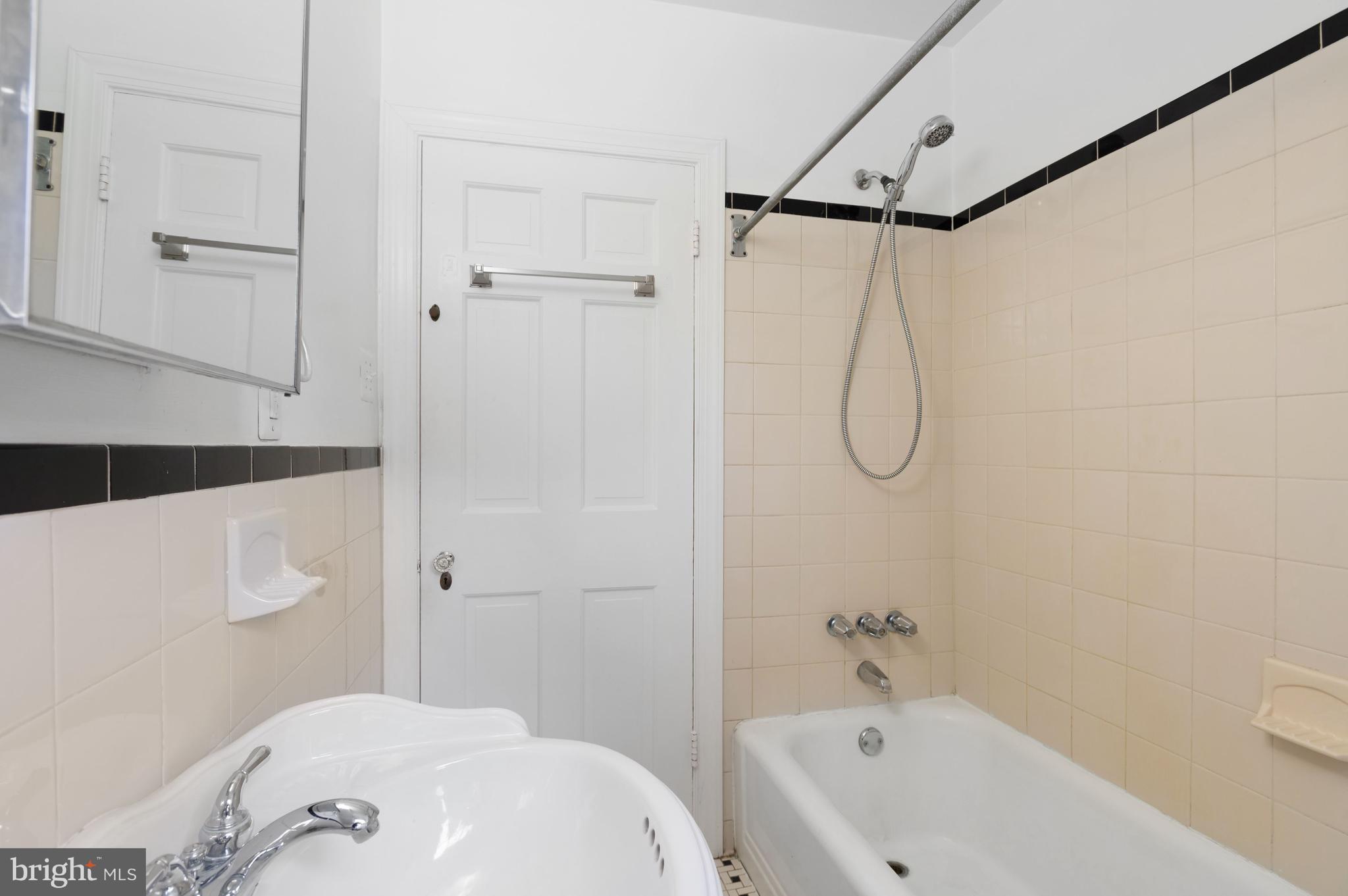 WAYCROFT WOODLAWN - Residential