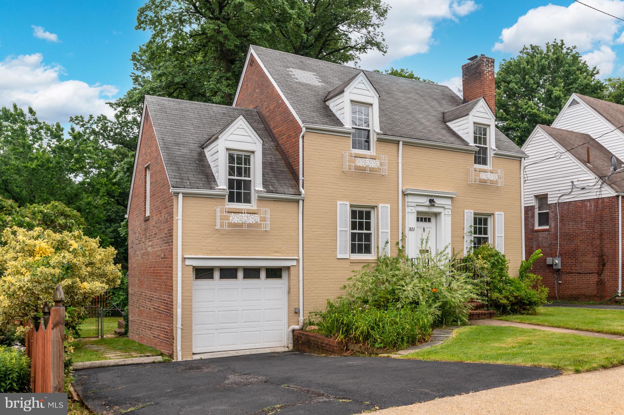 WAYCROFT WOODLAWN - Residential