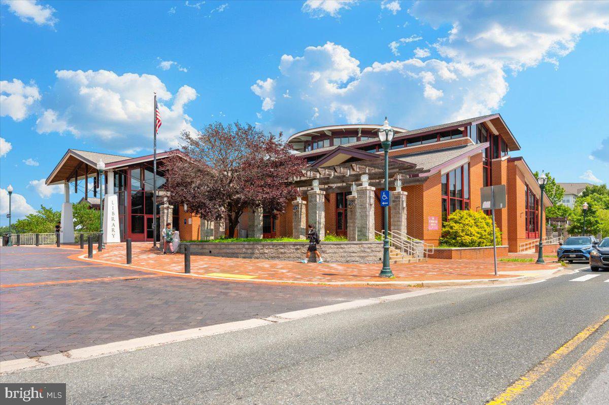 WATERS LANDING - Residential