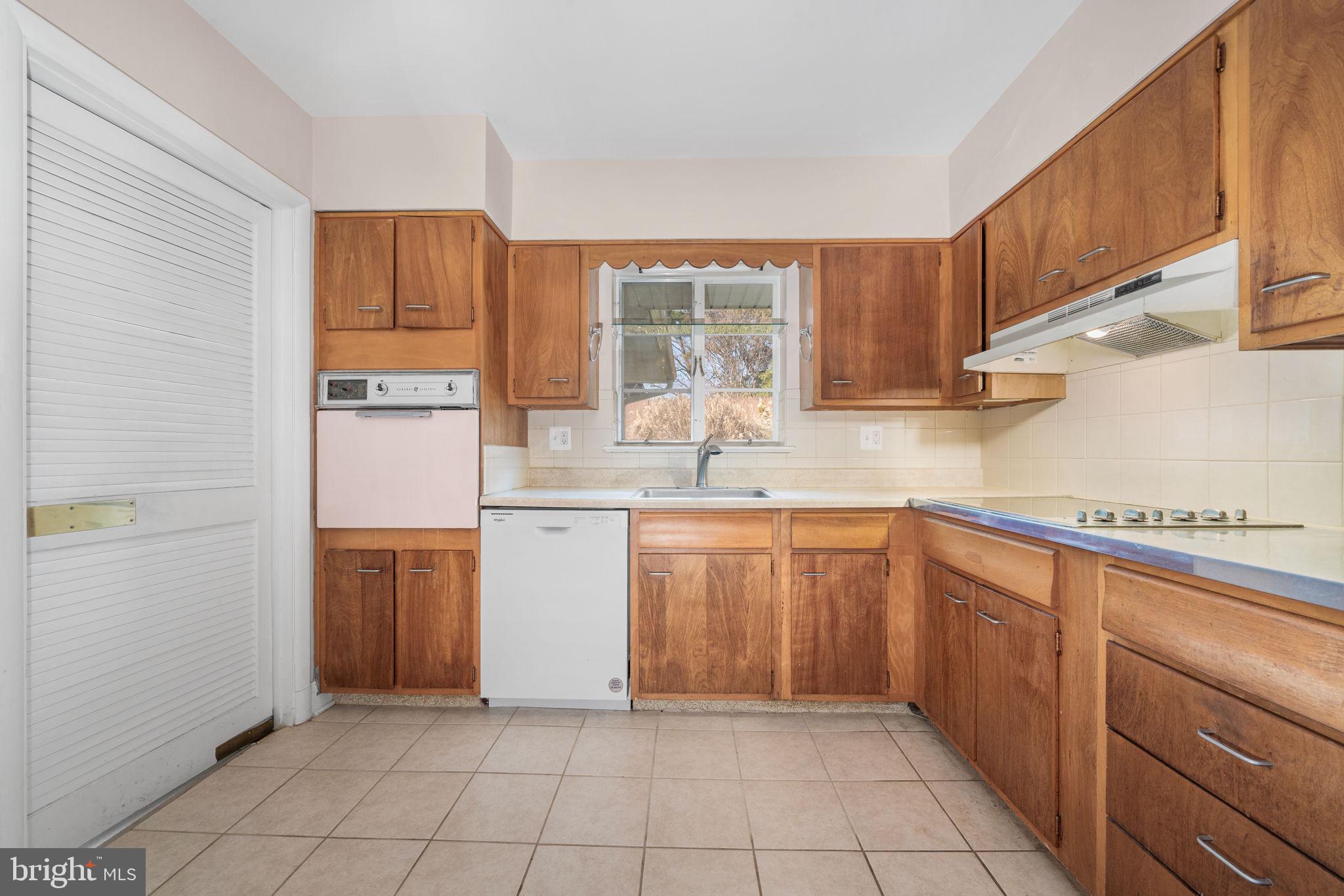 CHESTERBROOK GARDENS - Residential