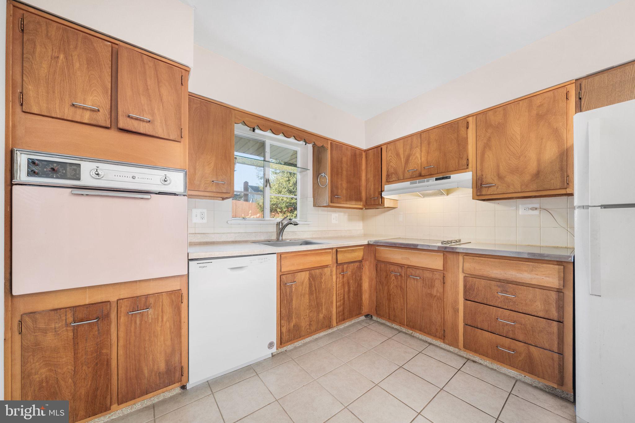 CHESTERBROOK GARDENS - Residential