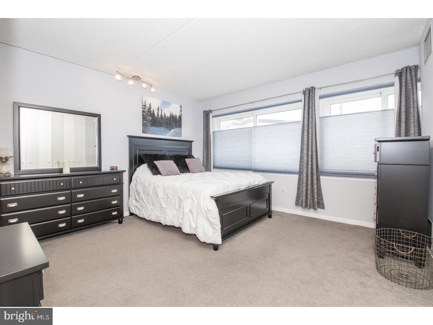 LOGAN SQUARE - Residential Lease