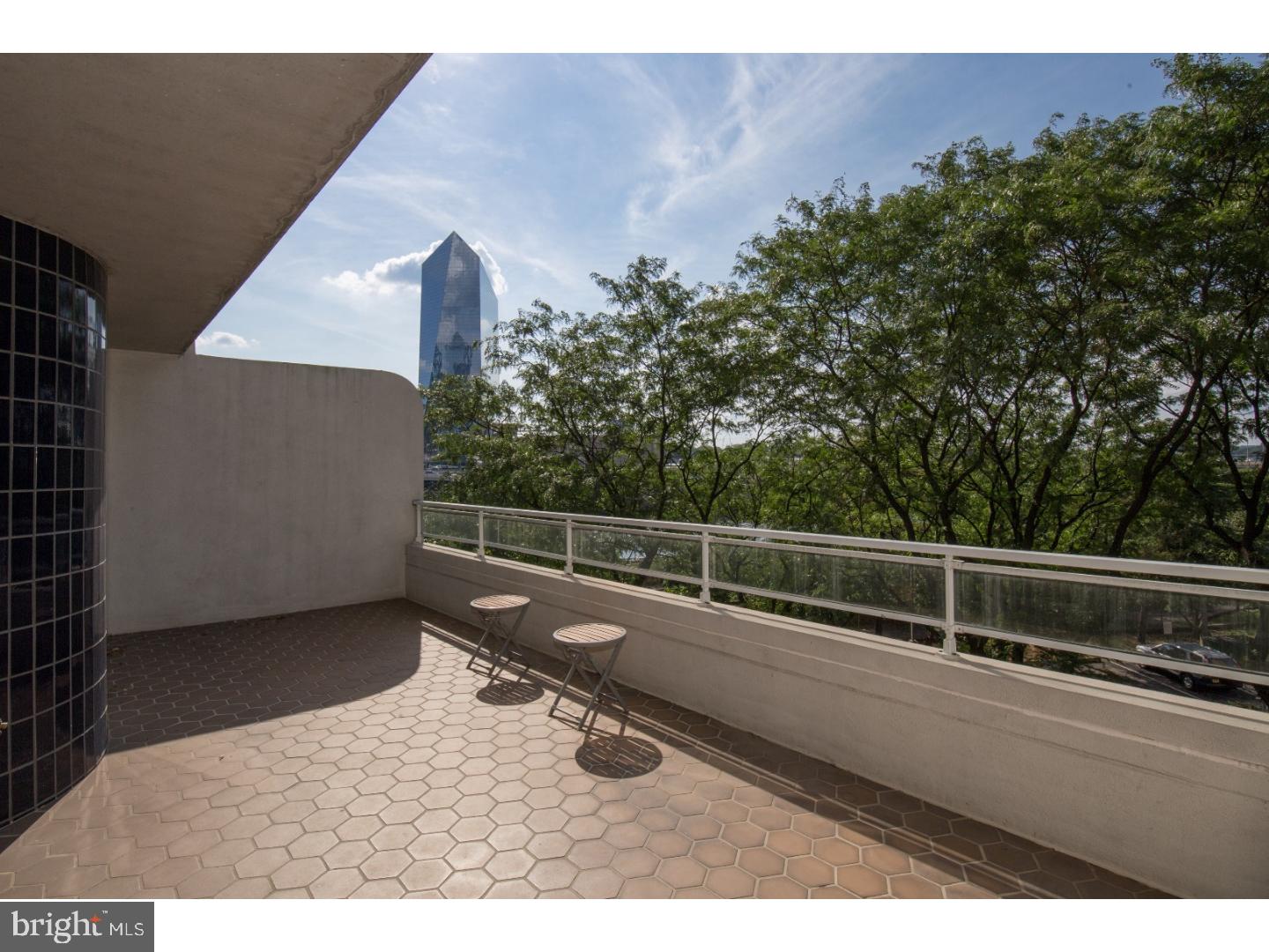 LOGAN SQUARE - Residential Lease