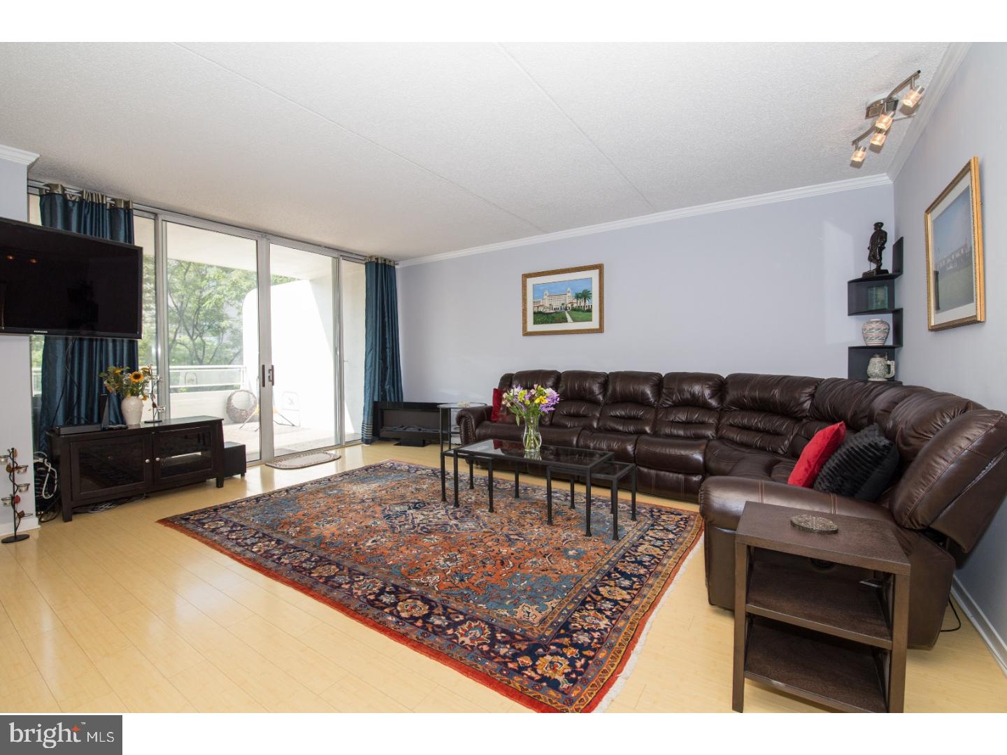 LOGAN SQUARE - Residential Lease