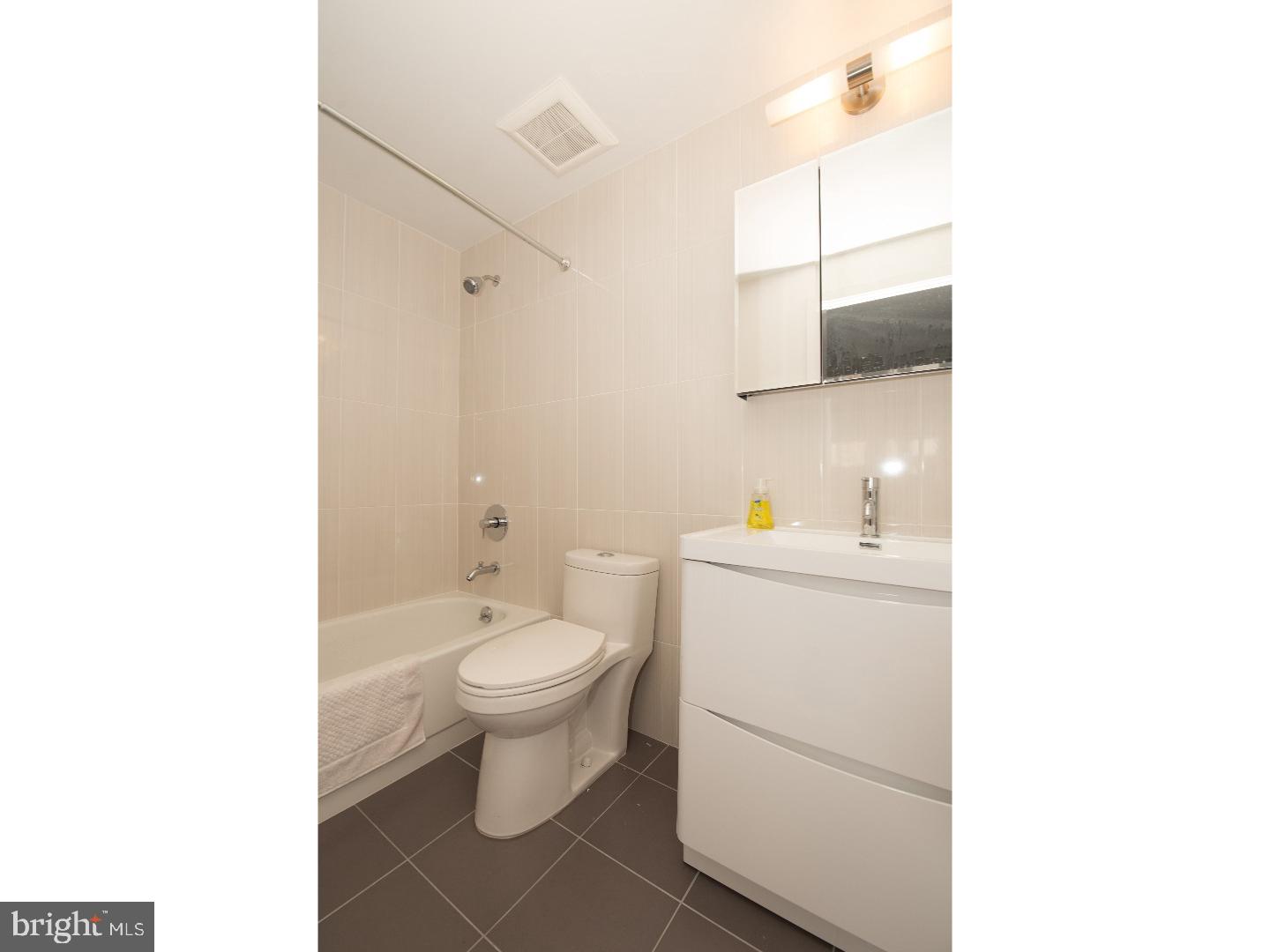 LOGAN SQUARE - Residential Lease