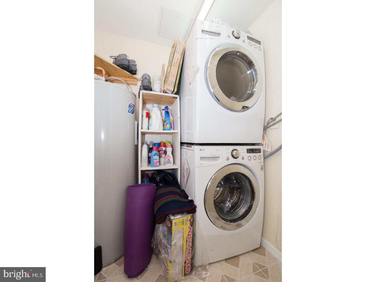 LOGAN SQUARE - Residential Lease