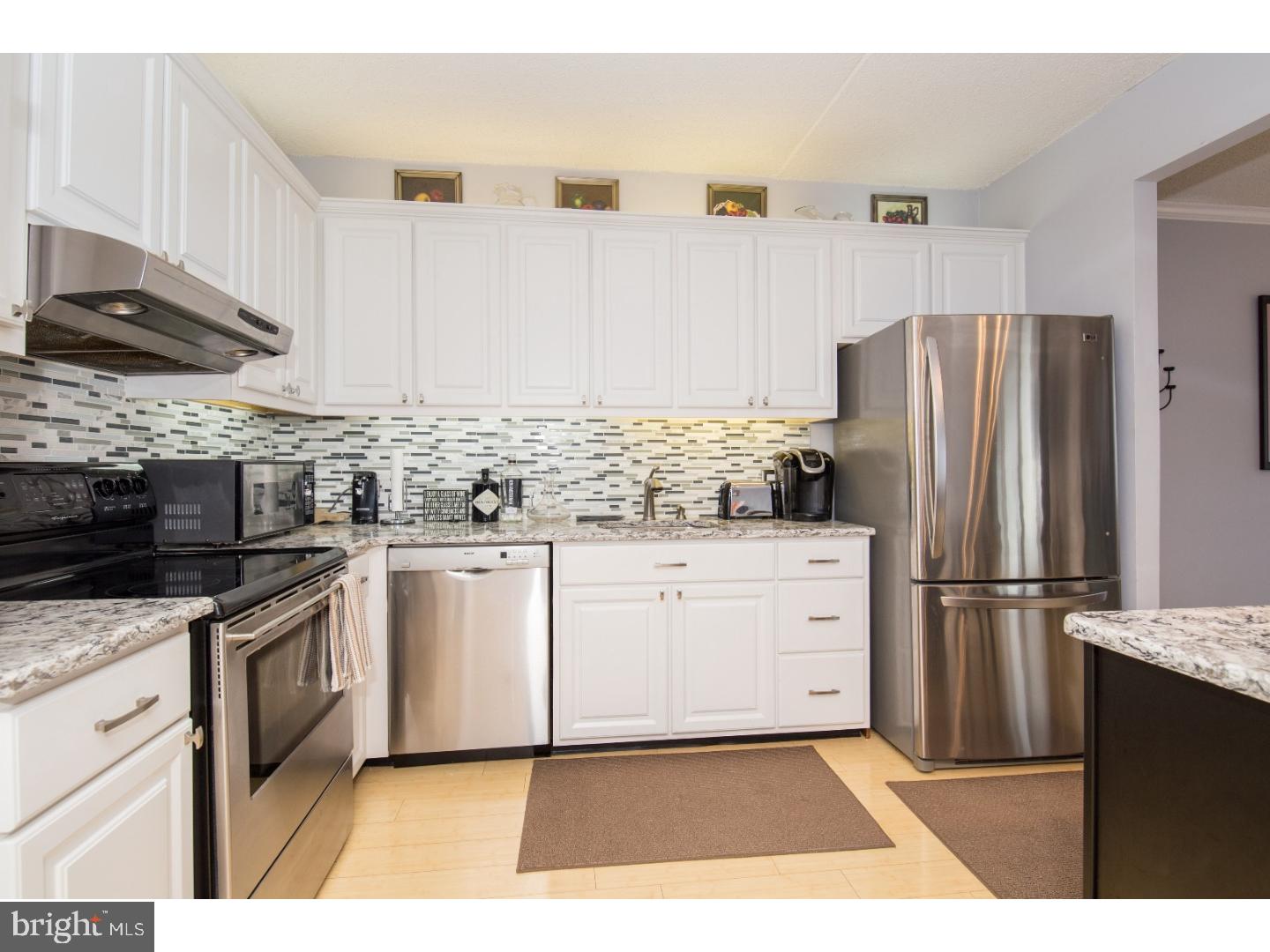 LOGAN SQUARE - Residential Lease