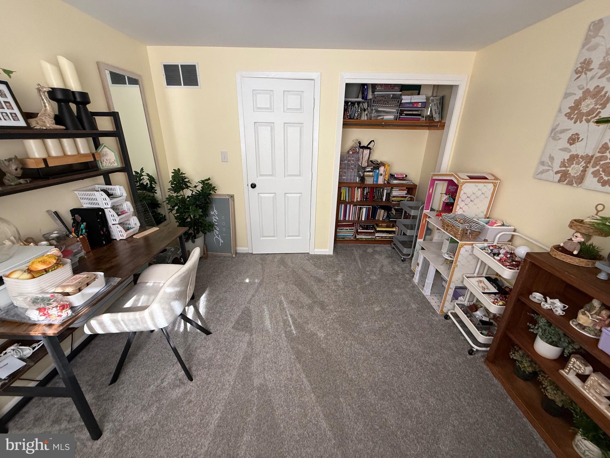 DOWDEN HILLS - Residential