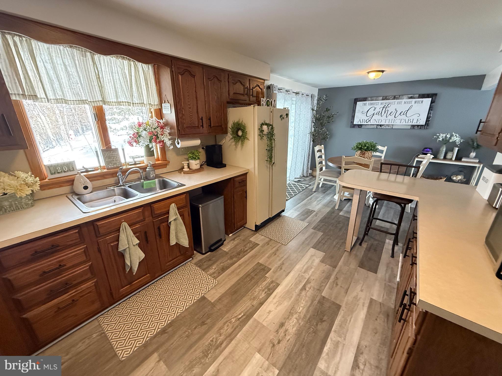 DOWDEN HILLS - Residential