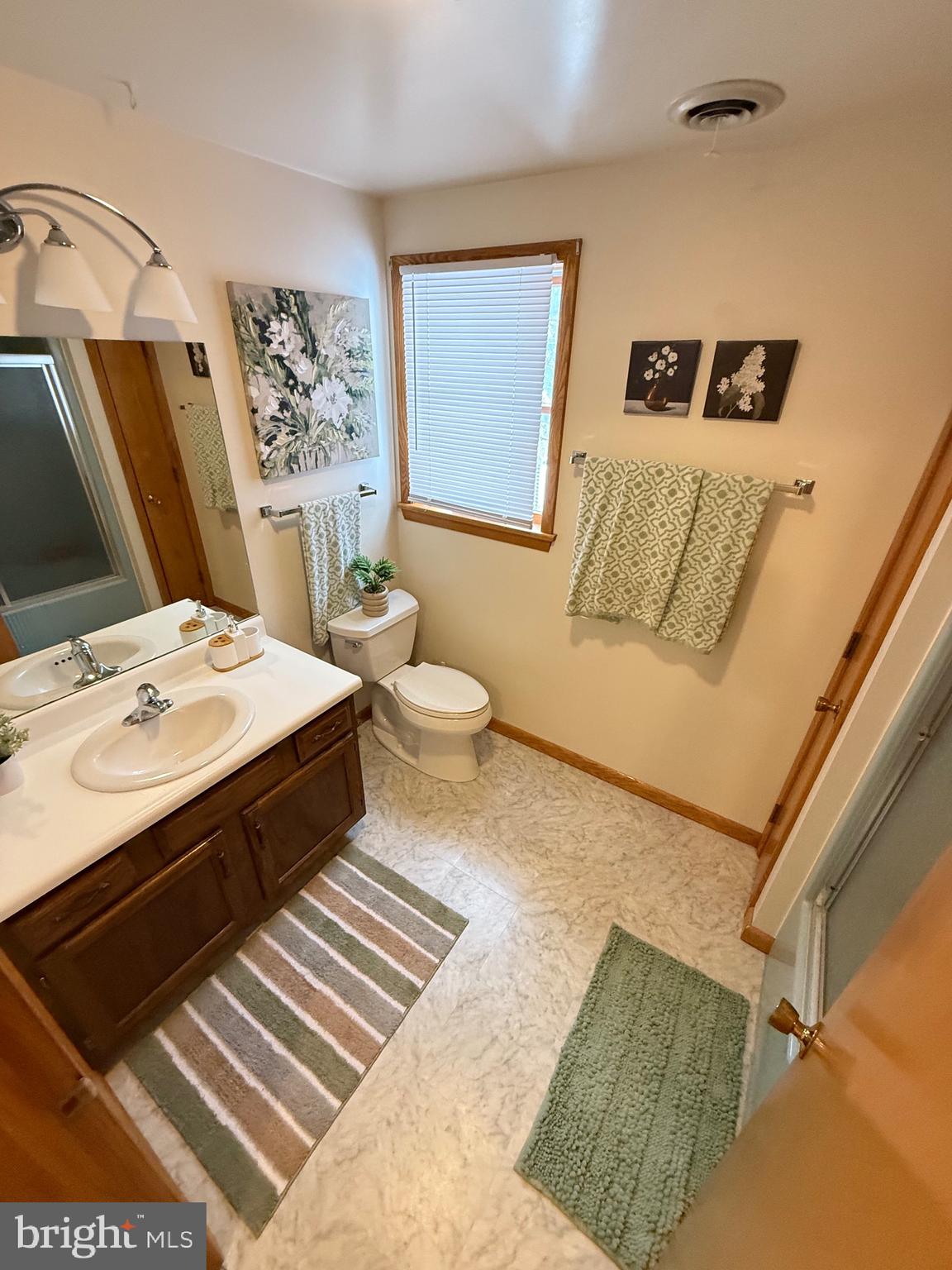 DOWDEN HILLS - Residential