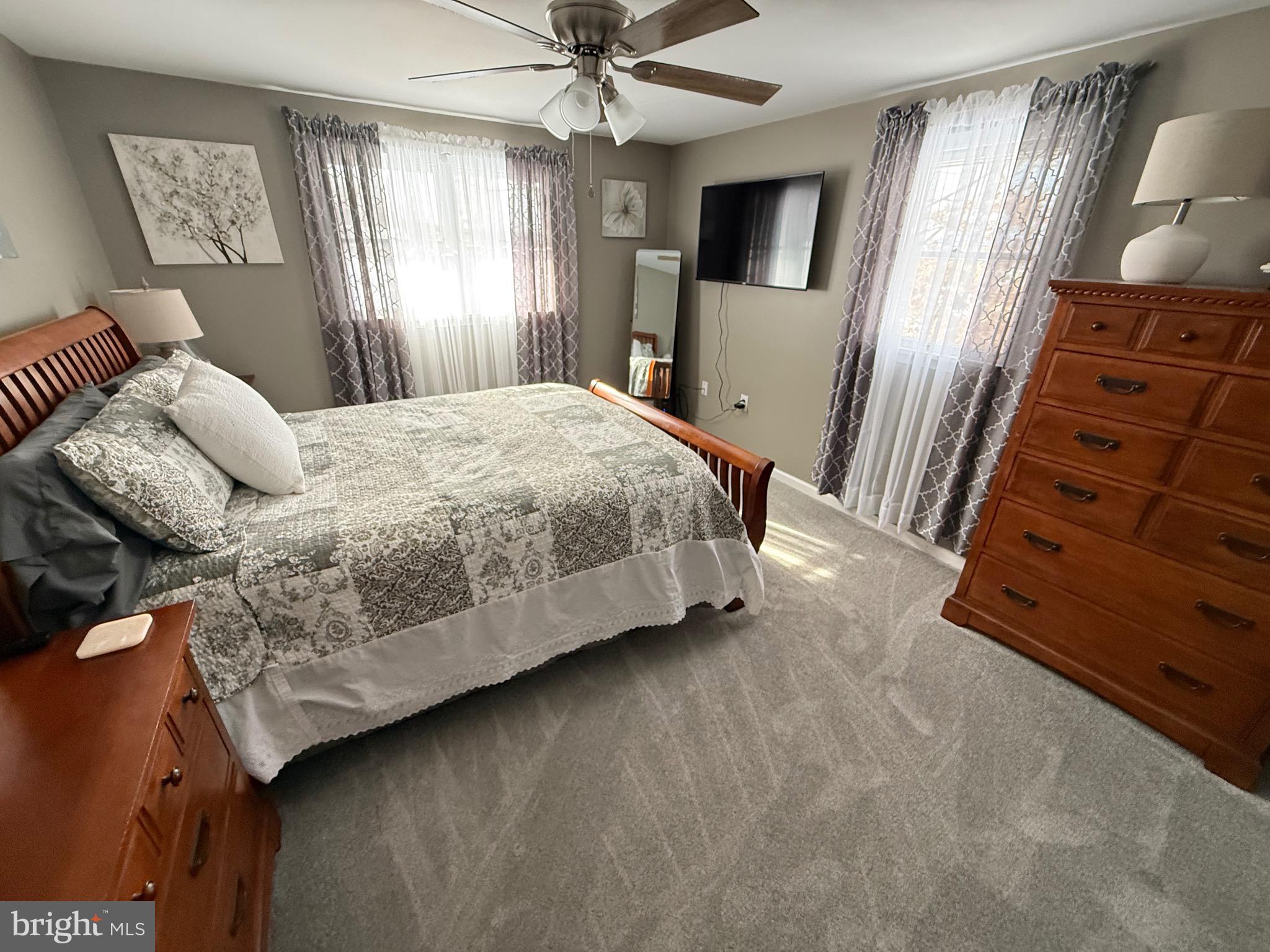 DOWDEN HILLS - Residential