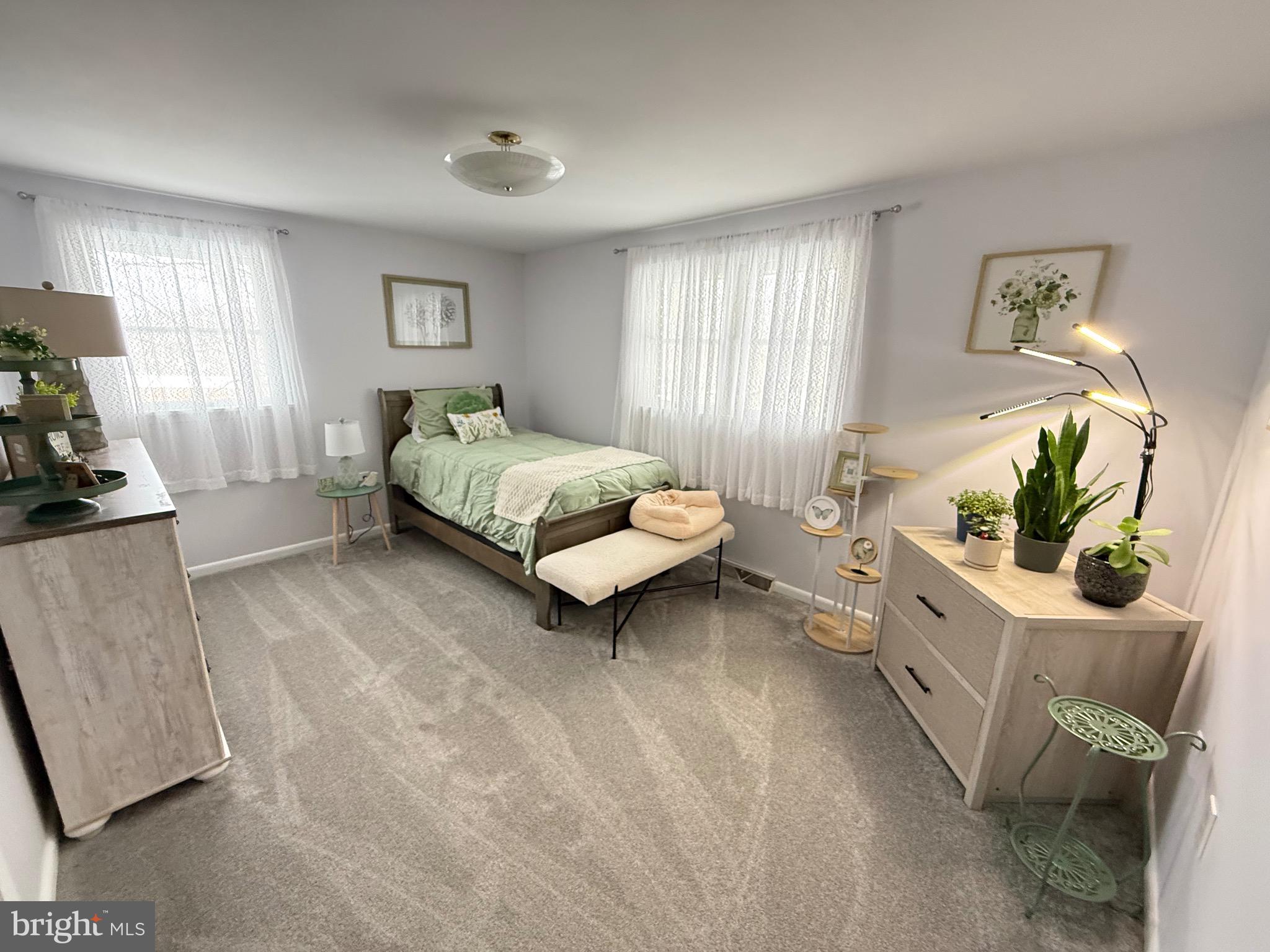 DOWDEN HILLS - Residential