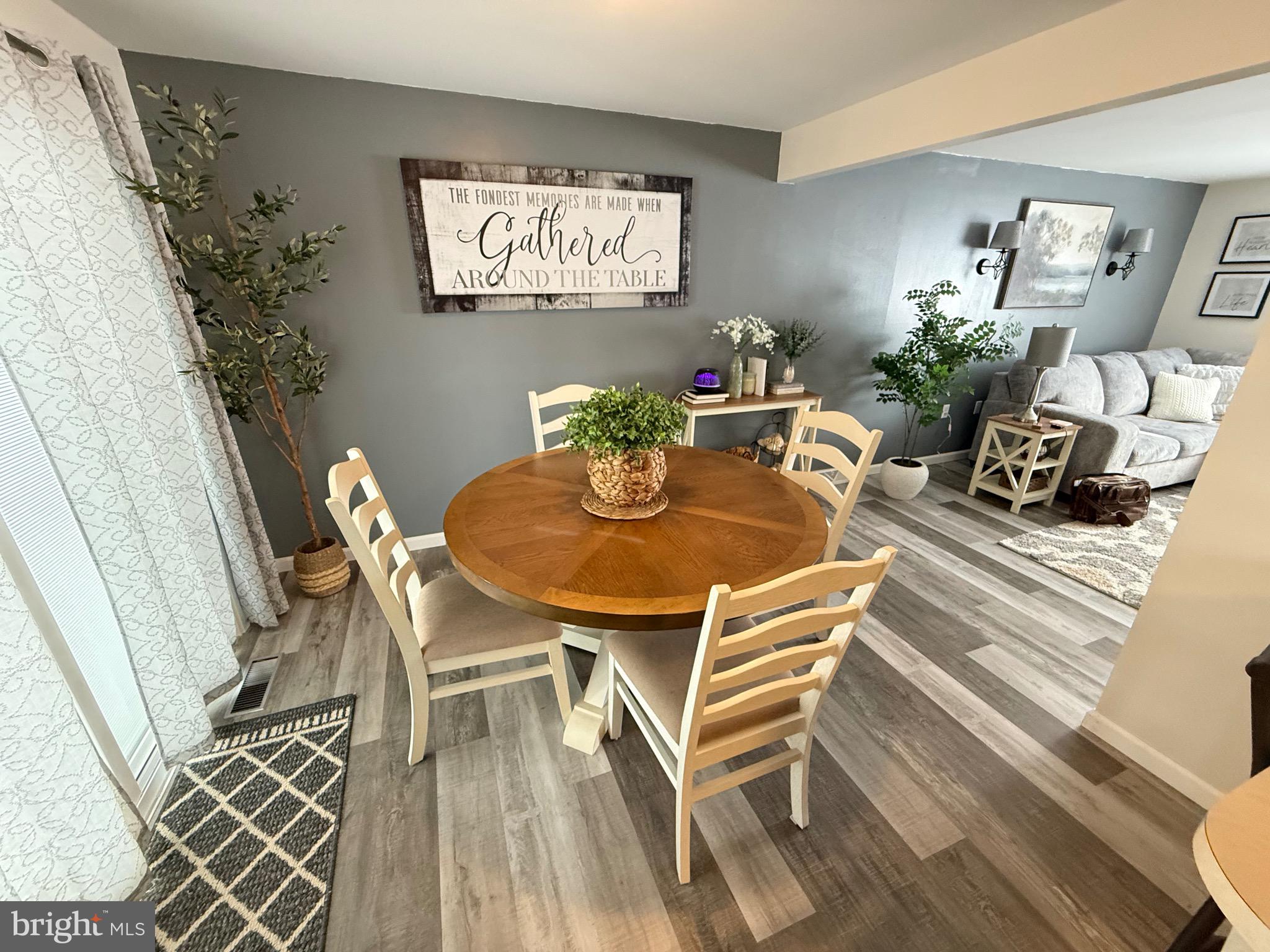 DOWDEN HILLS - Residential