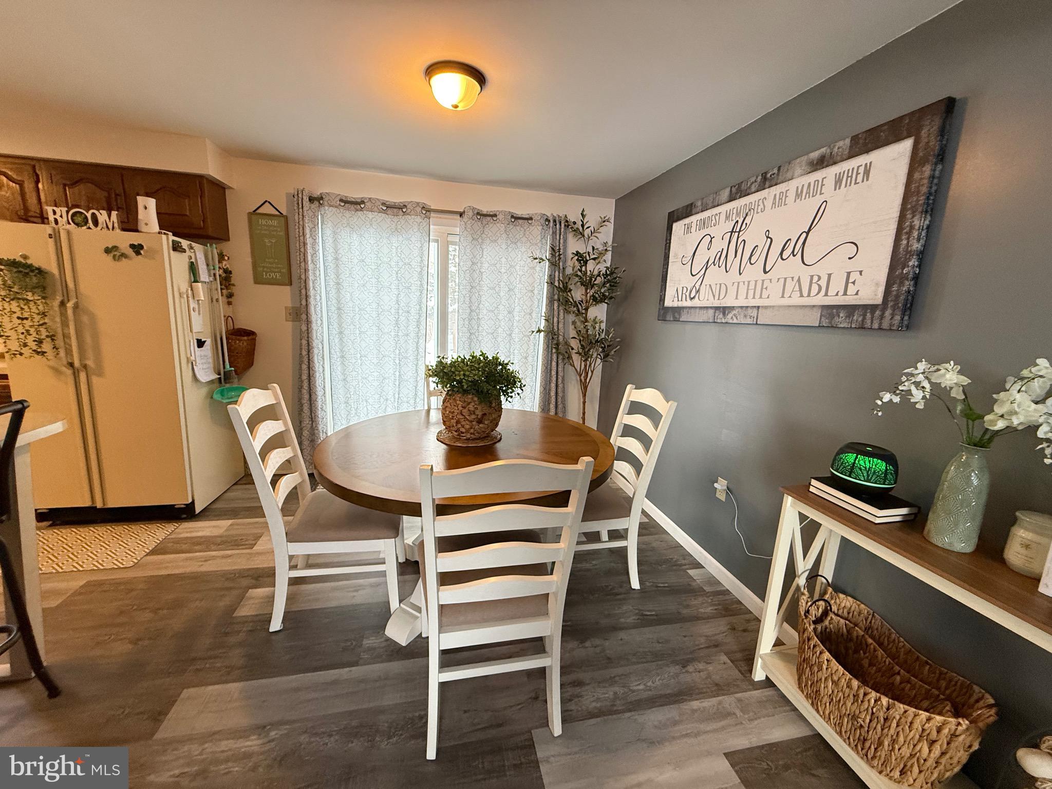 DOWDEN HILLS - Residential