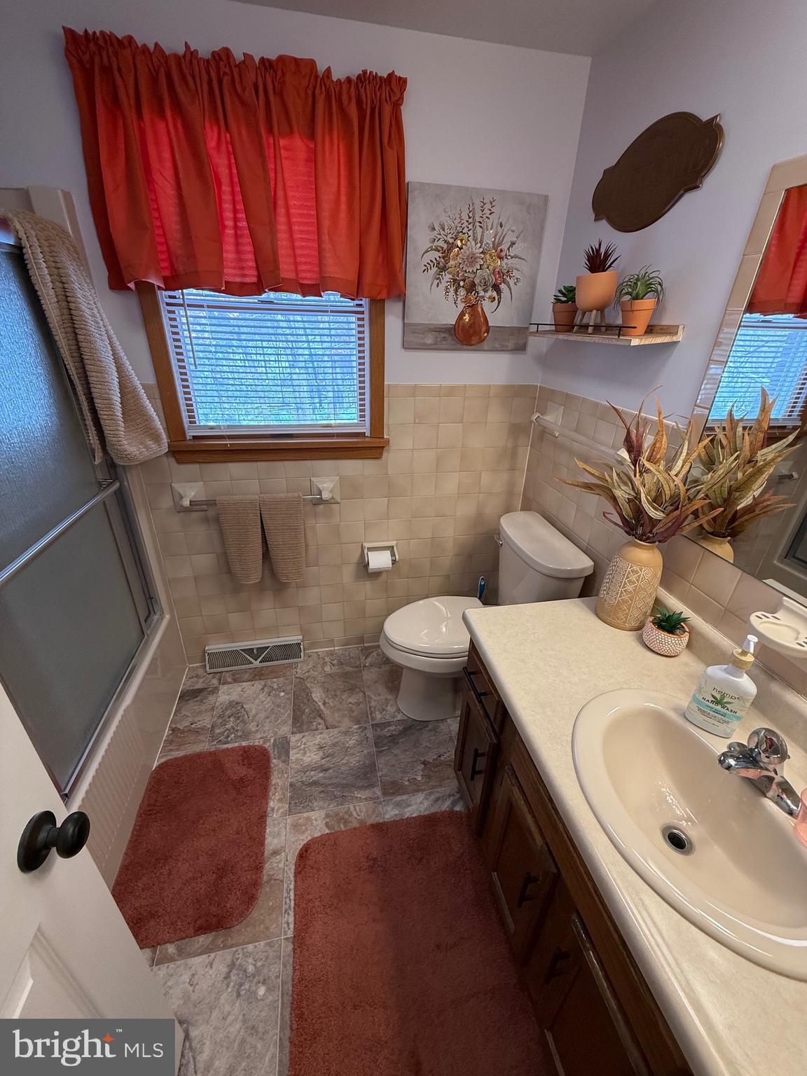 DOWDEN HILLS - Residential