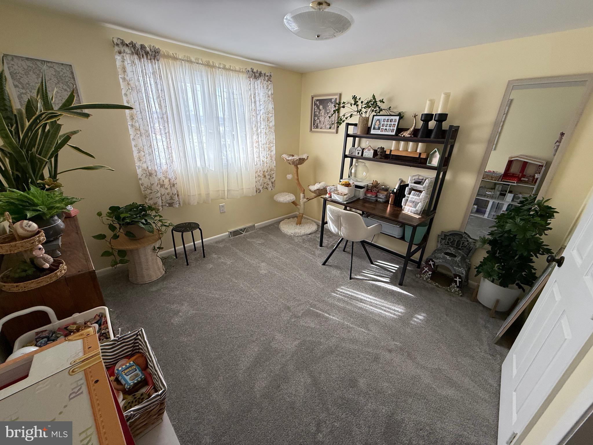 DOWDEN HILLS - Residential