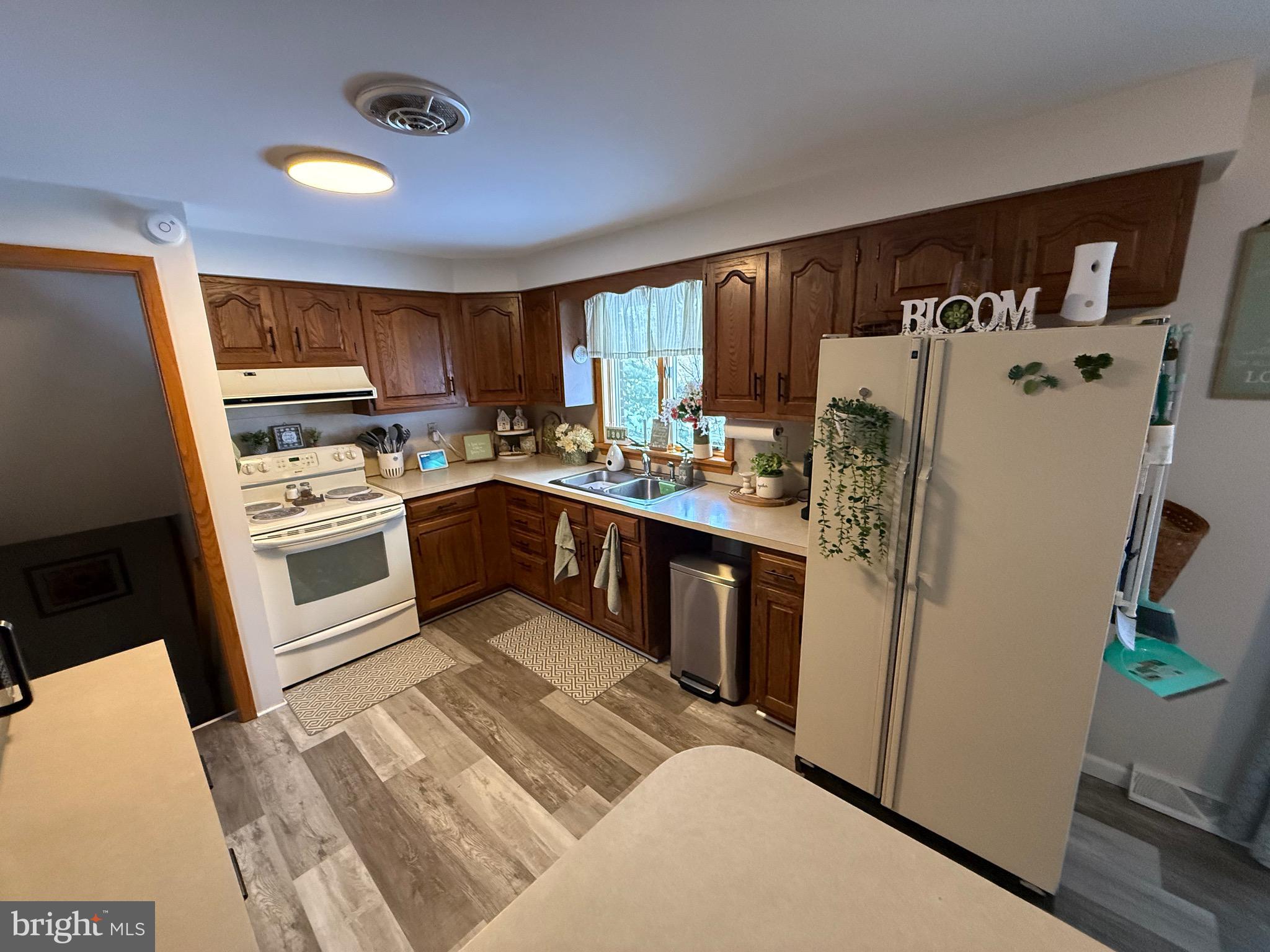 DOWDEN HILLS - Residential