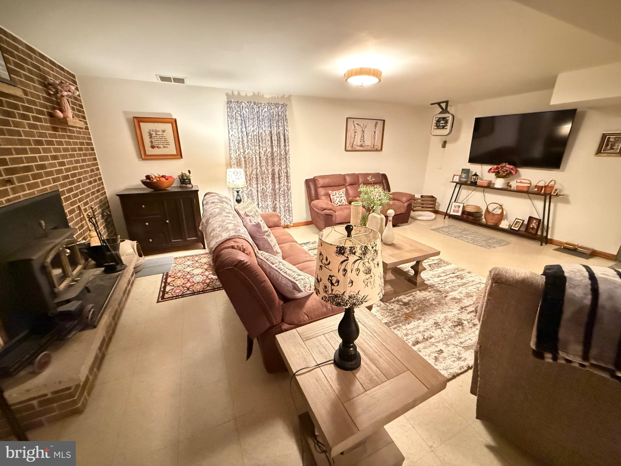 DOWDEN HILLS - Residential