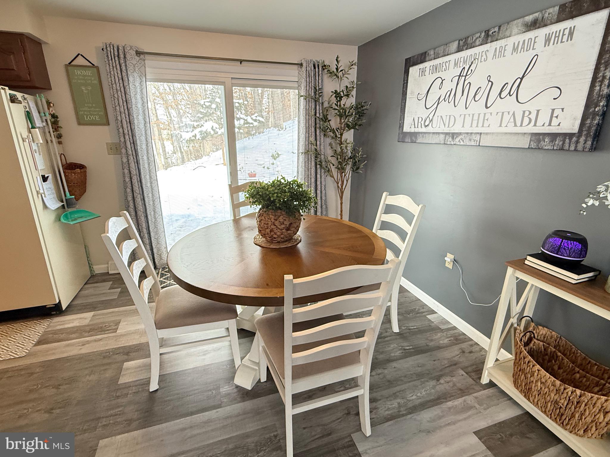 DOWDEN HILLS - Residential