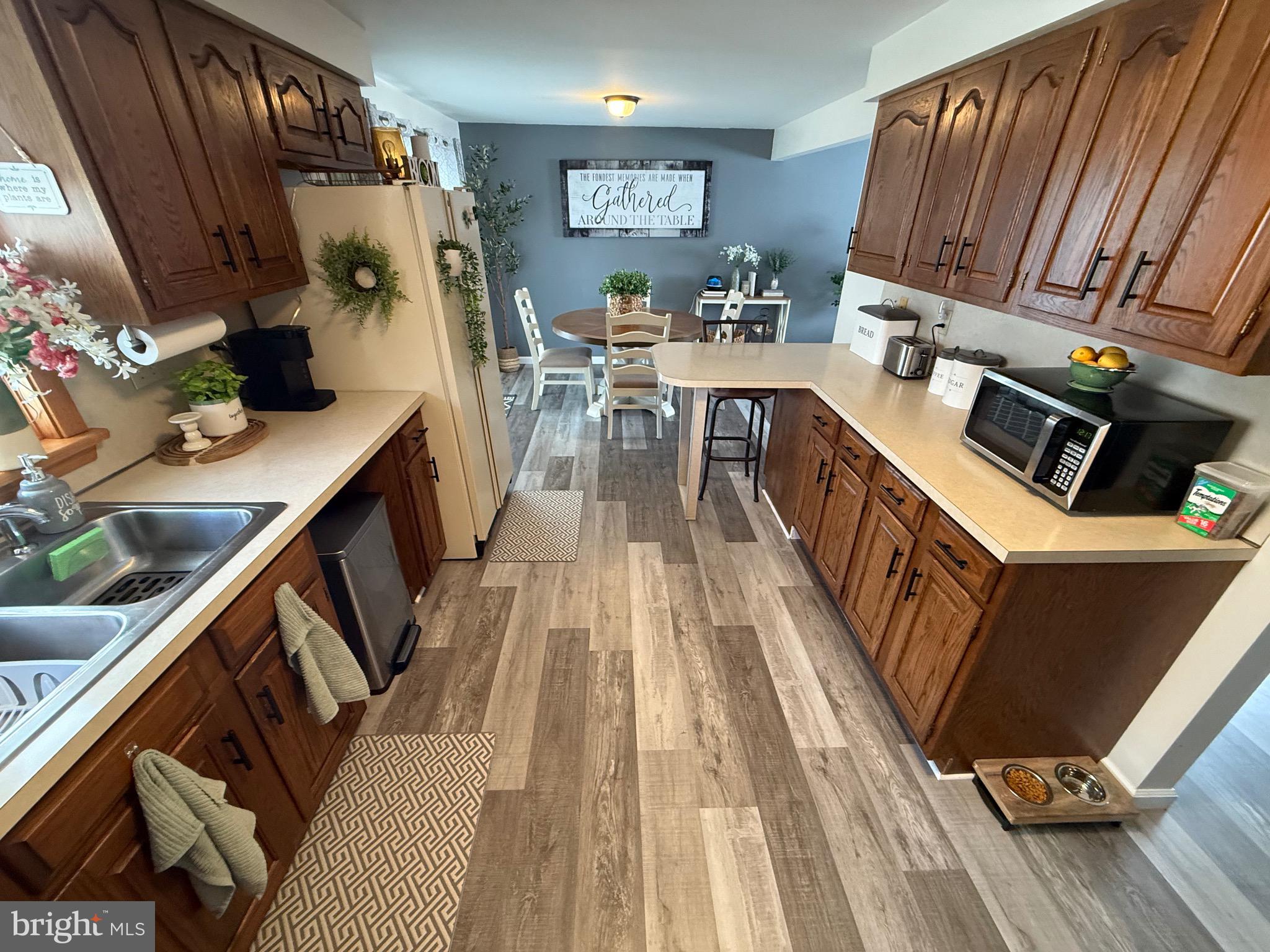 DOWDEN HILLS - Residential