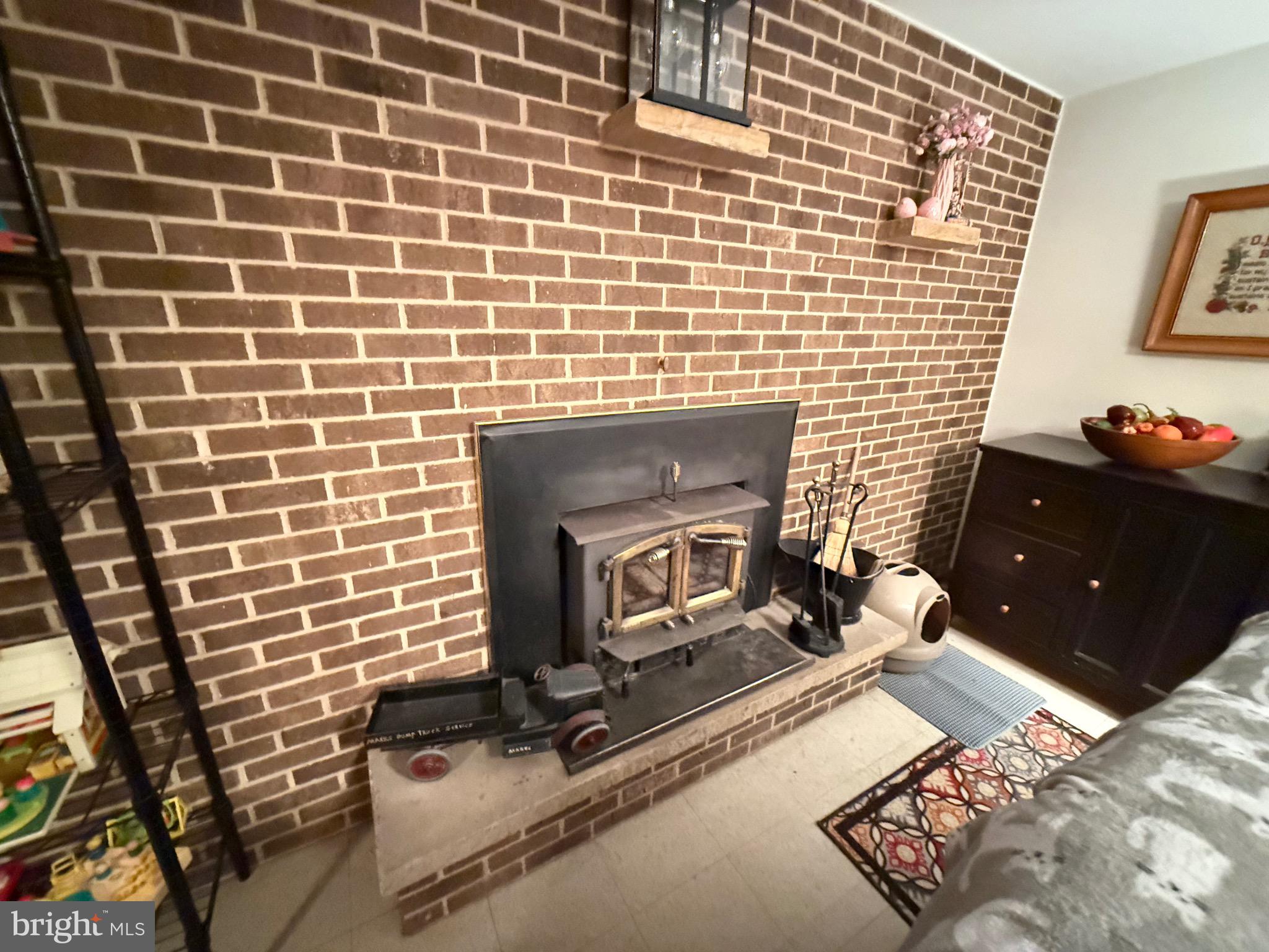 DOWDEN HILLS - Residential