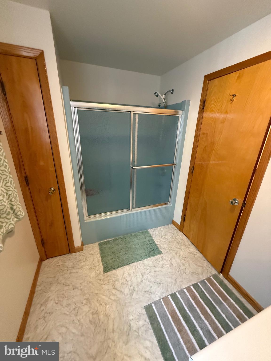 DOWDEN HILLS - Residential