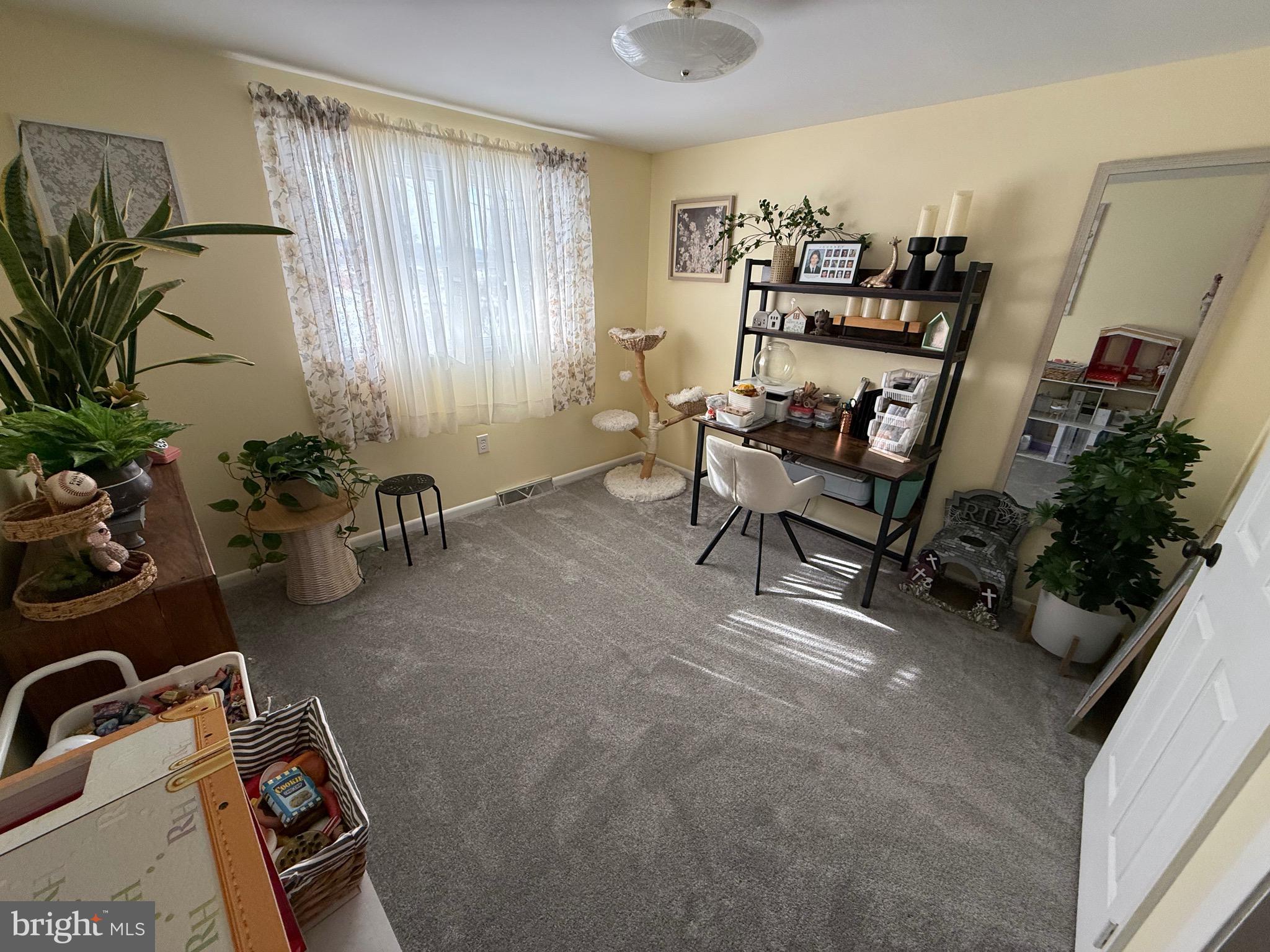 DOWDEN HILLS - Residential