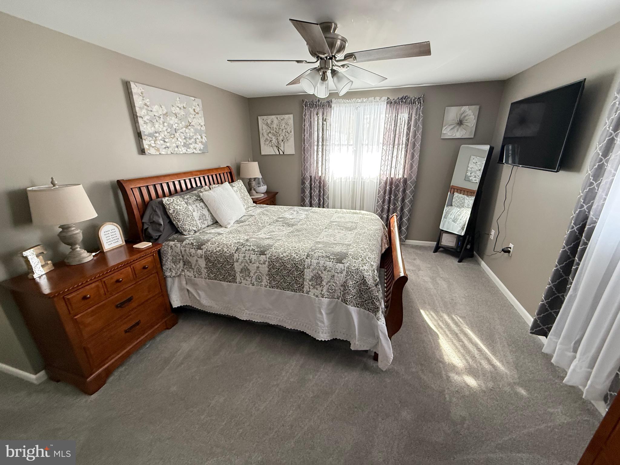 DOWDEN HILLS - Residential