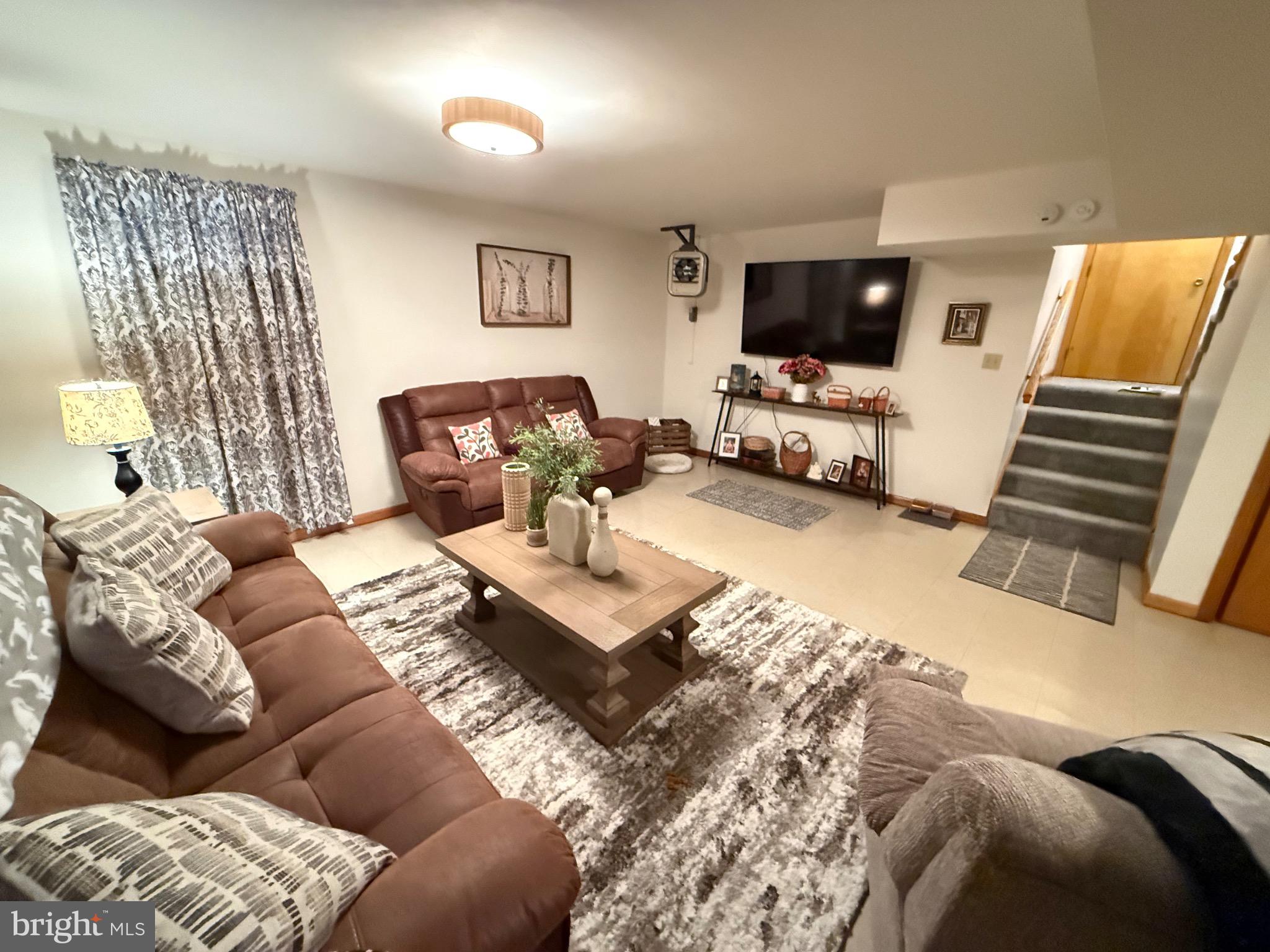 DOWDEN HILLS - Residential