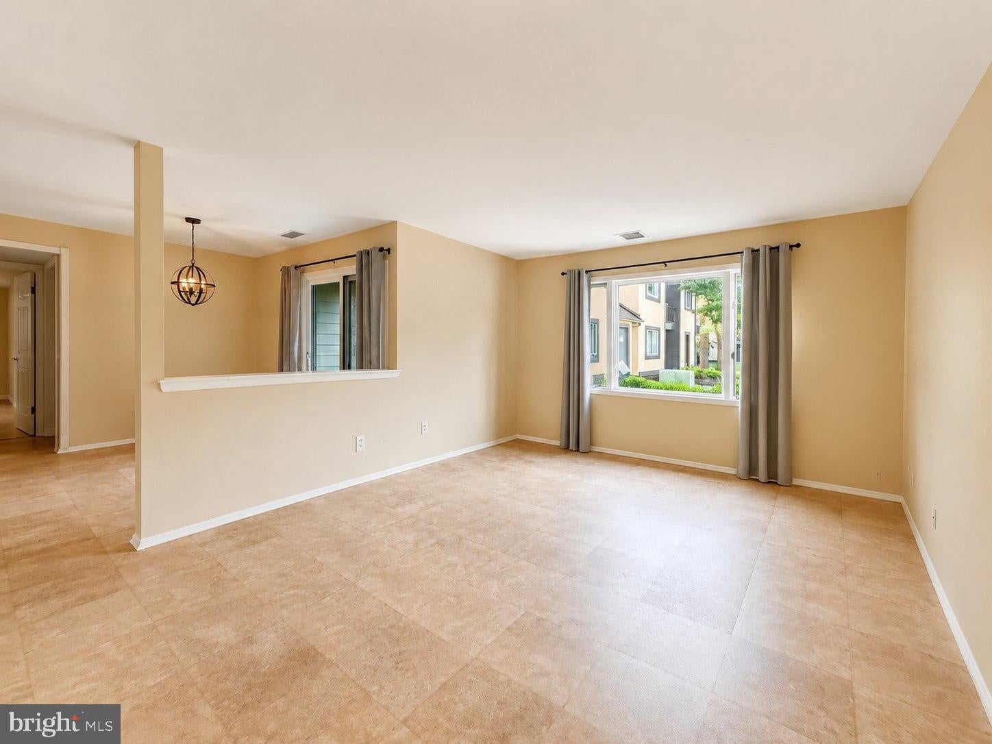 2112 SAYRE DRIVE
