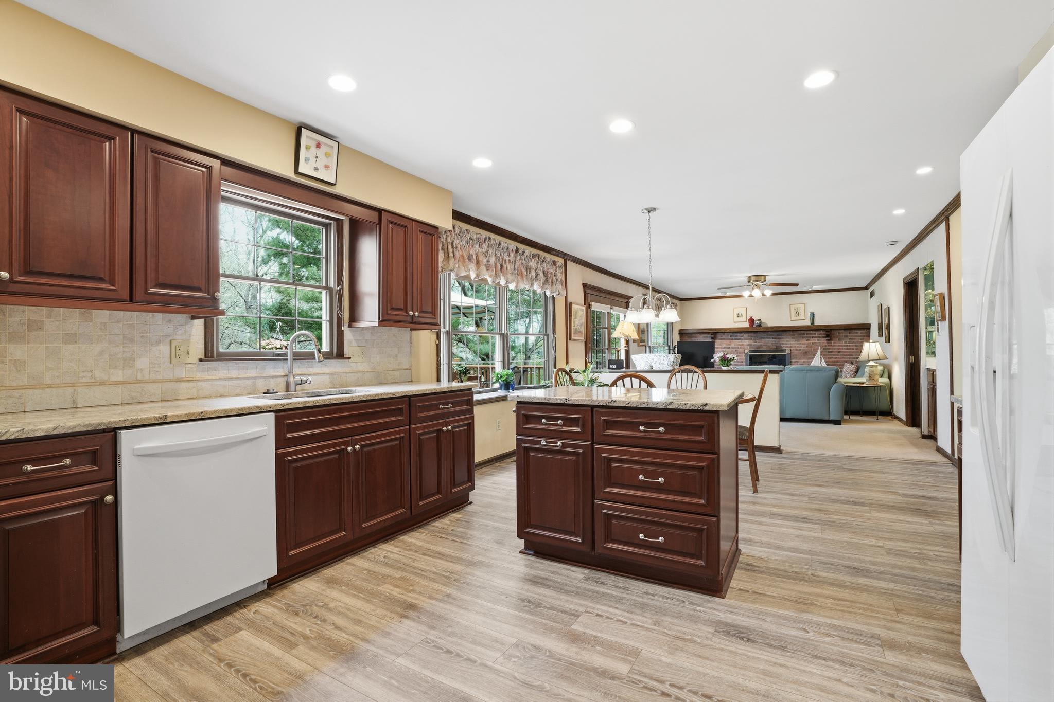 HUNTINGDON VALLEY - Residential
