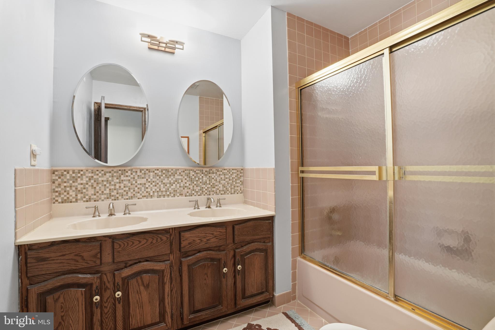HUNTINGDON VALLEY - Residential