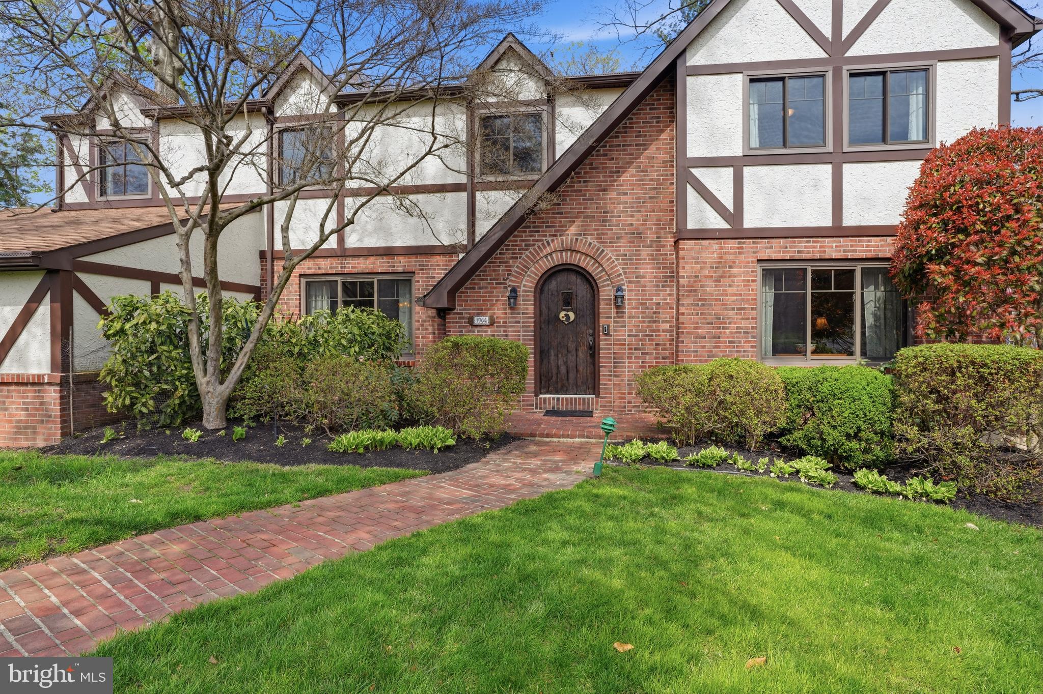 HUNTINGDON VALLEY - Residential