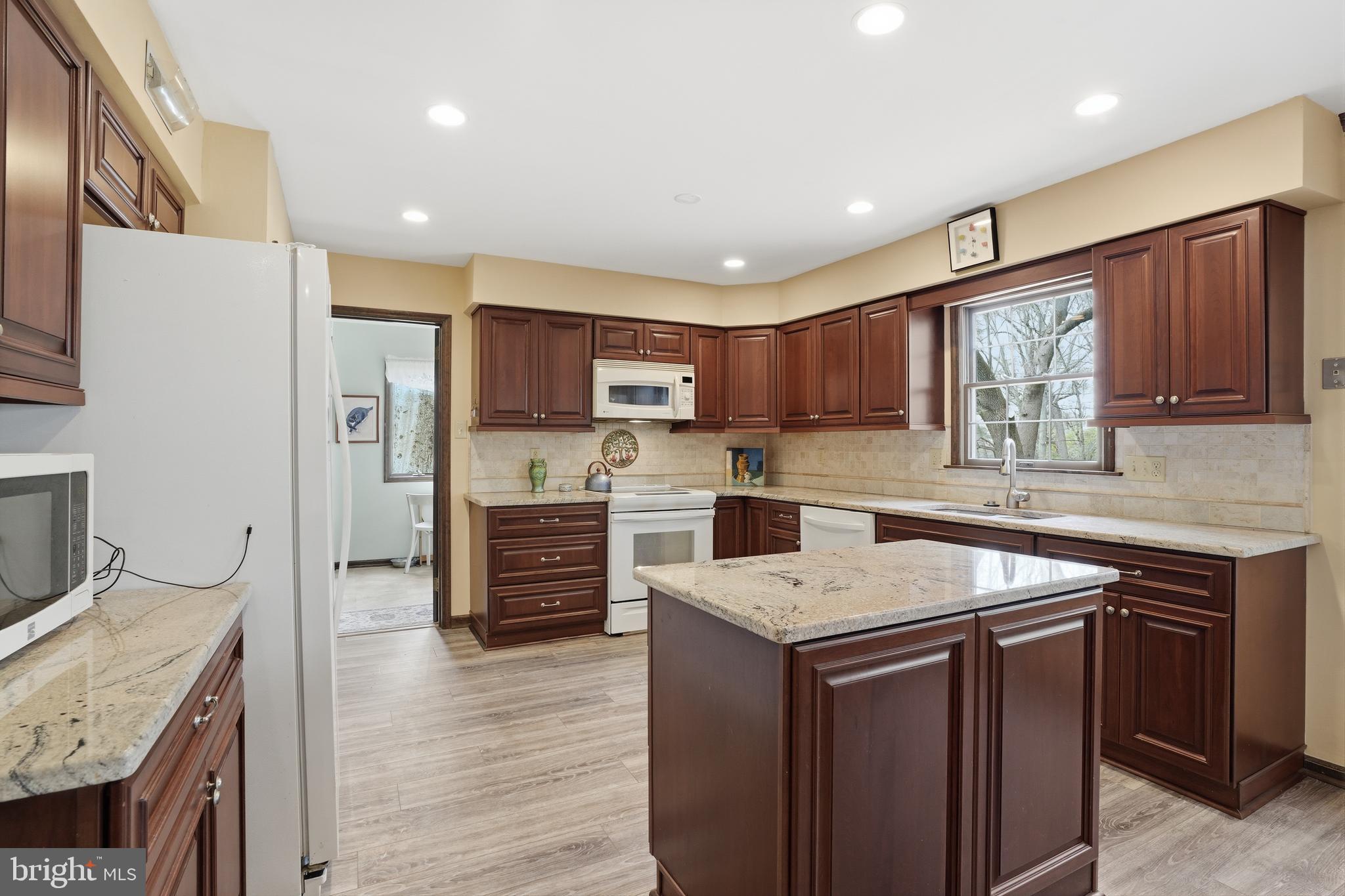 HUNTINGDON VALLEY - Residential