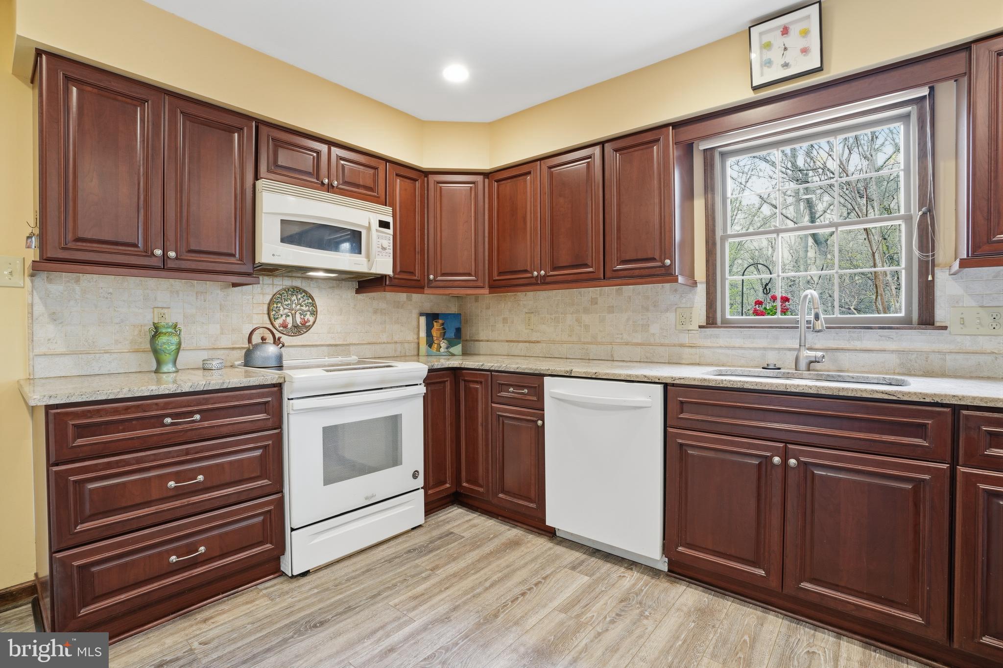 HUNTINGDON VALLEY - Residential