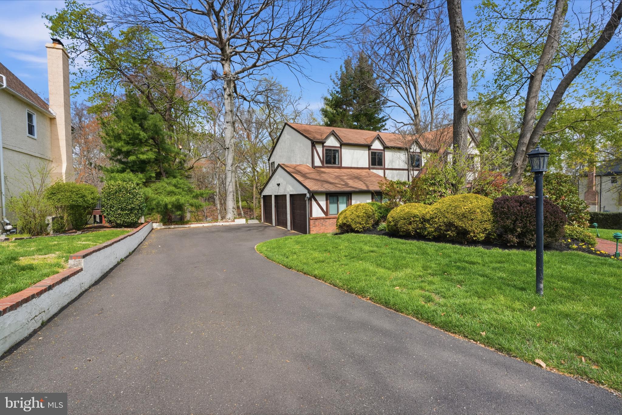 HUNTINGDON VALLEY - Residential