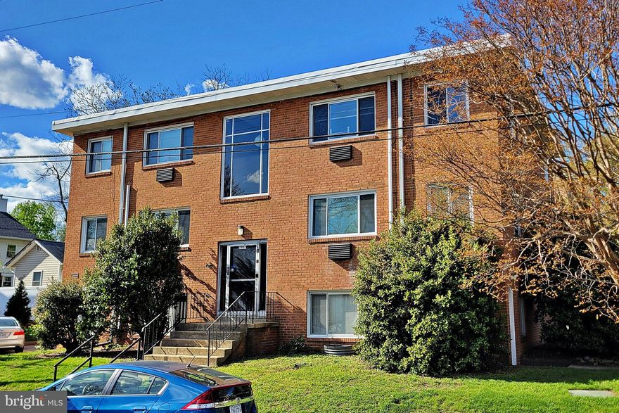 Prime Multi-Family Investment Opportunity. Fully leased 5-unit garden-style building in sought after Penrose. Excellent upside - potential for added value in converting the garage into an efficiency apartment, and/or modernize the units, to bring the rent up to market rate. Currently leased below comps in the neighborhood.  Current NOI of approx. $95,346/yr. (cap rate: 5.31%).  Could be ideal for owner occupancy with additional rental apartments.  Consisting of 5 apartments – 4 units with 2br./1ba. and 1 unit with 3br./1.5ba. Amenities include 6 off-street parking spaces, laundry room, storage room. Many recent updates (see agent for a full list). The property has been under the same family ownership for over 45 years. Just minutes to the Pentagon, Amazon HQ2, Washington DC, Reagan National Airport.  Sold in As-Is condition.