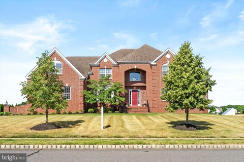 17 BELMONT CIRCLE COLUMBUS NJ 08022