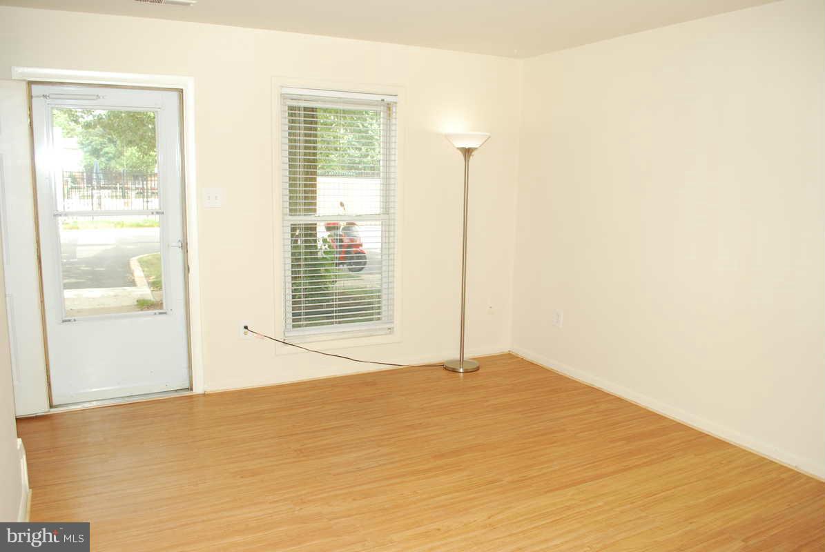 REFLECTION LAKE - Residential