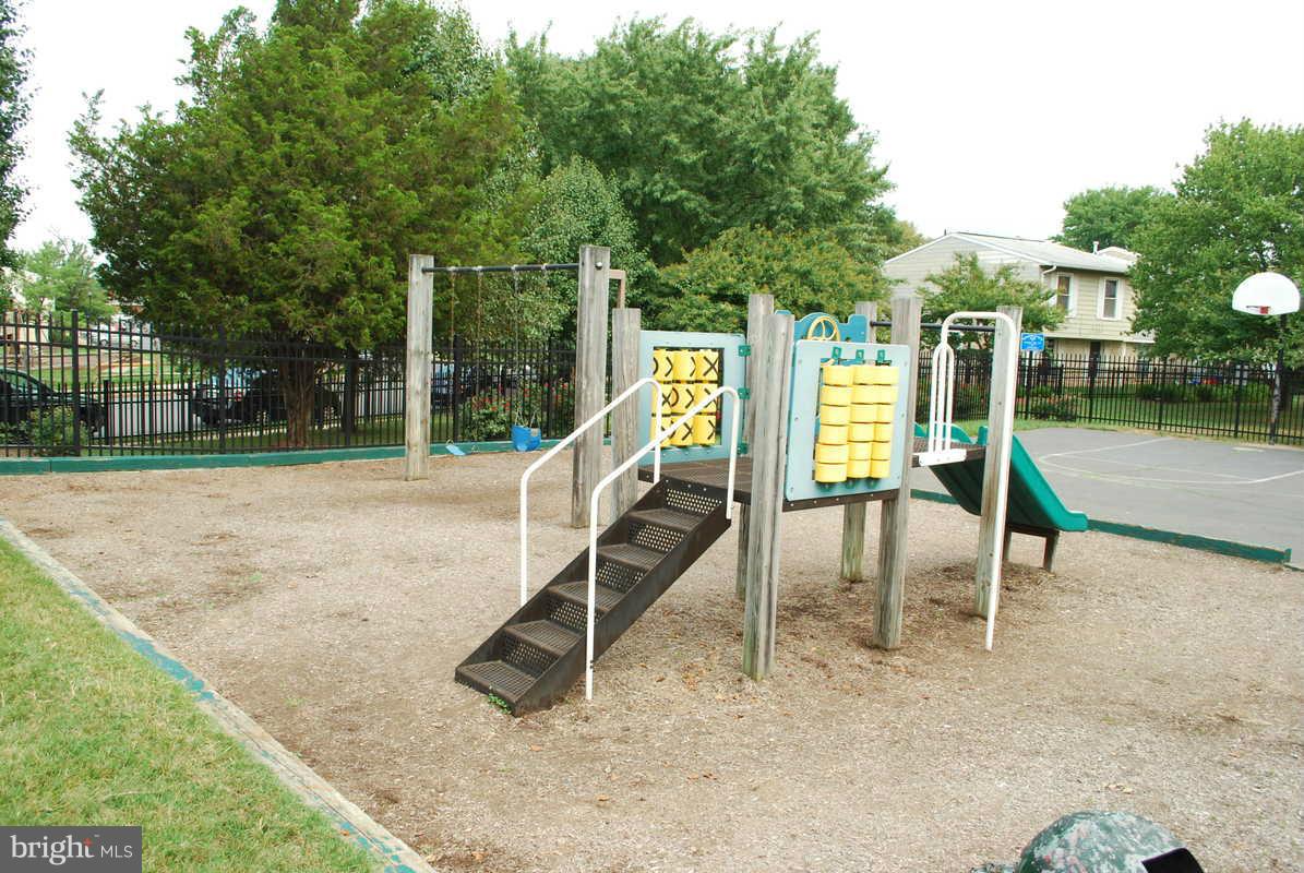 REFLECTION LAKE - Residential