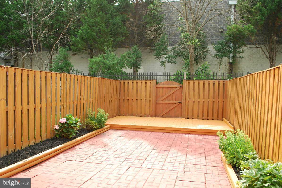 REFLECTION LAKE - Residential