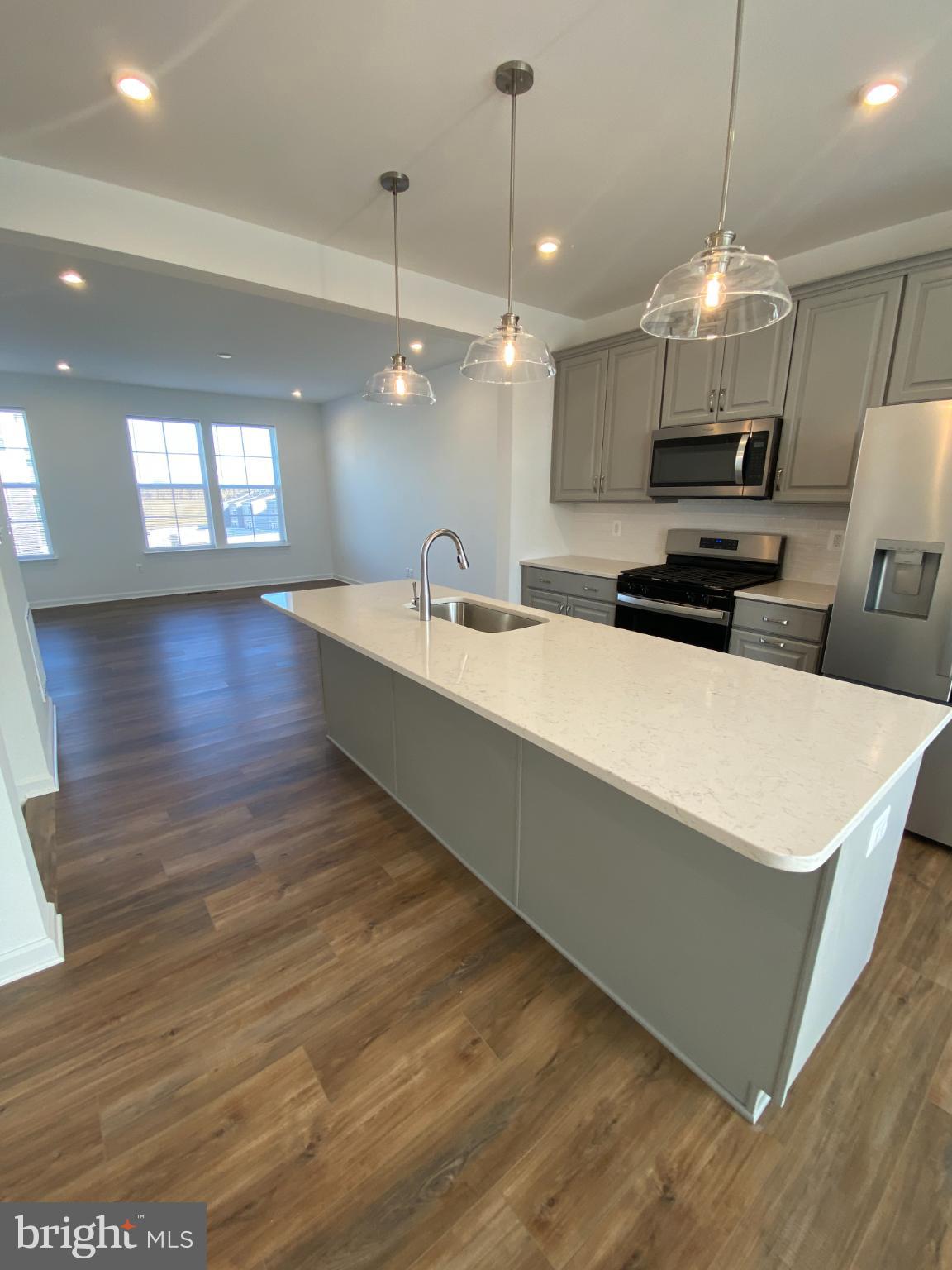 HUNTFIELD - Residential Lease