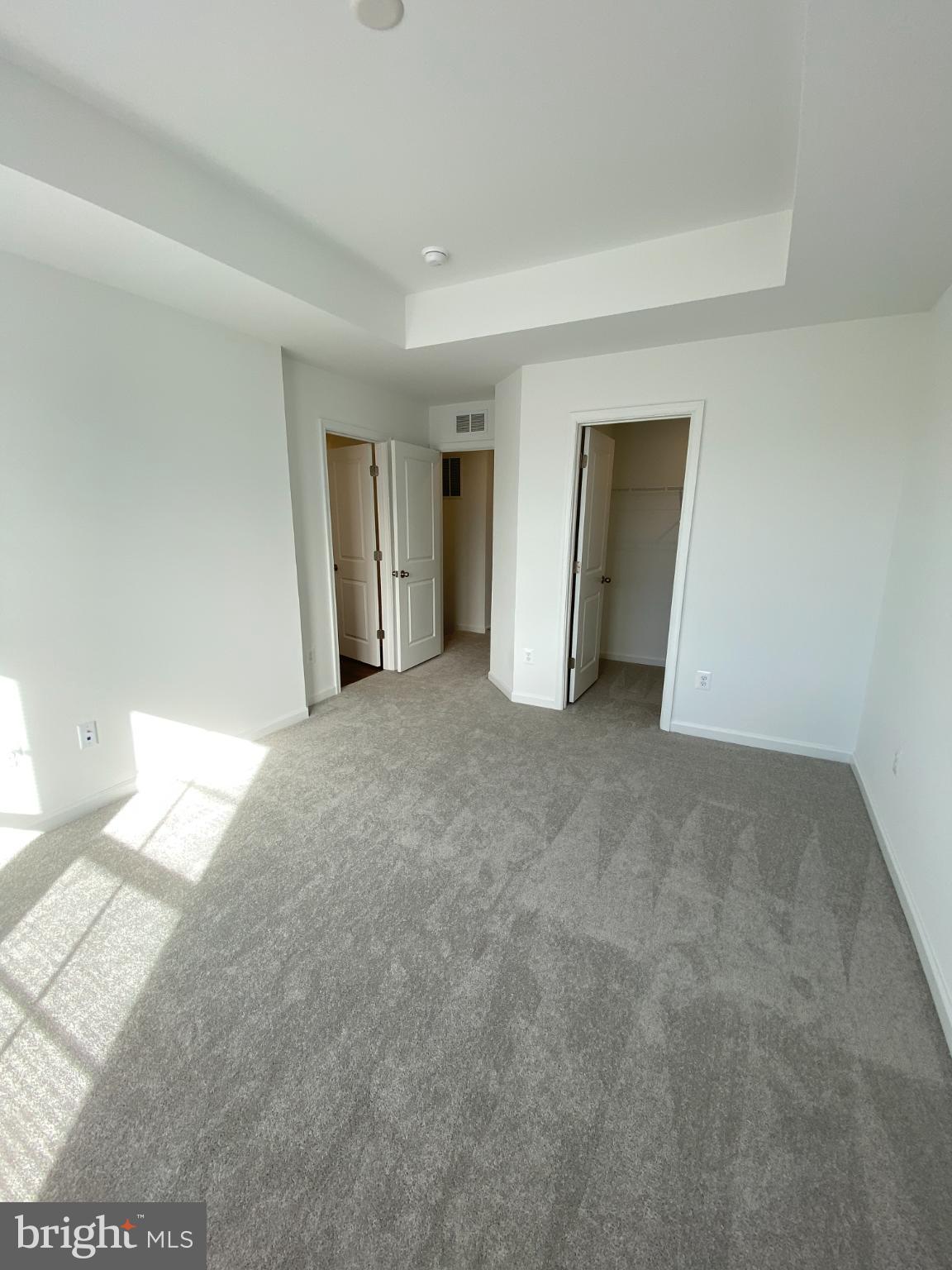 HUNTFIELD - Residential Lease