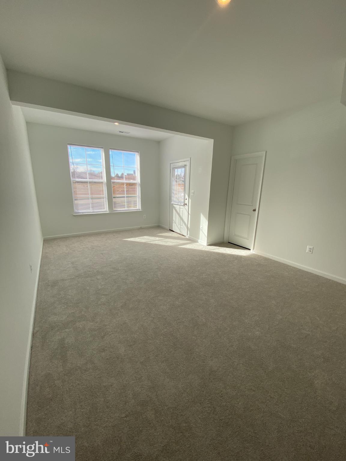 HUNTFIELD - Residential Lease