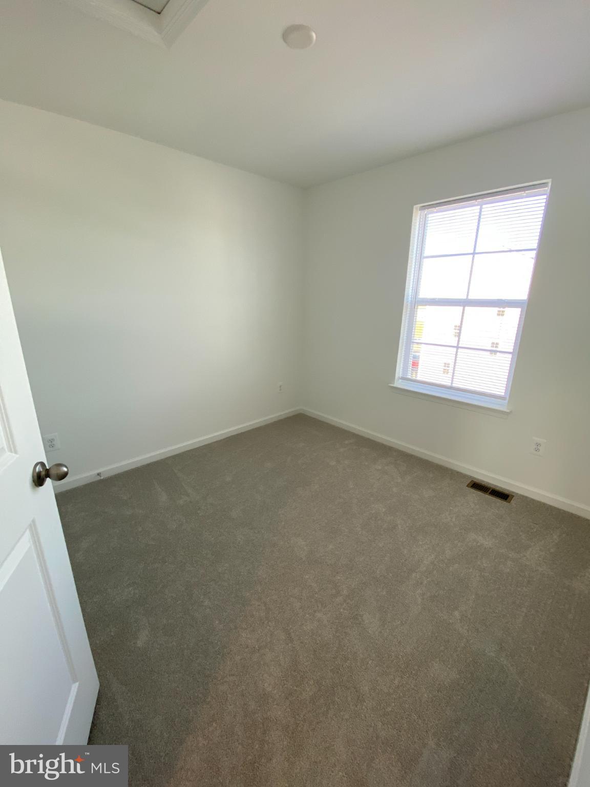 HUNTFIELD - Residential Lease