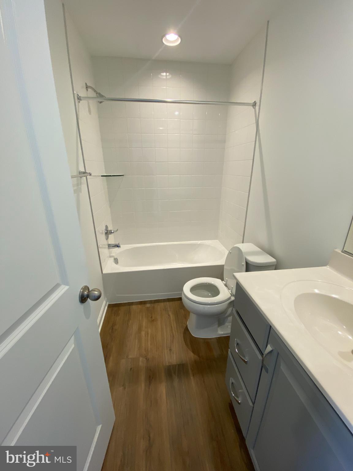 HUNTFIELD - Residential Lease